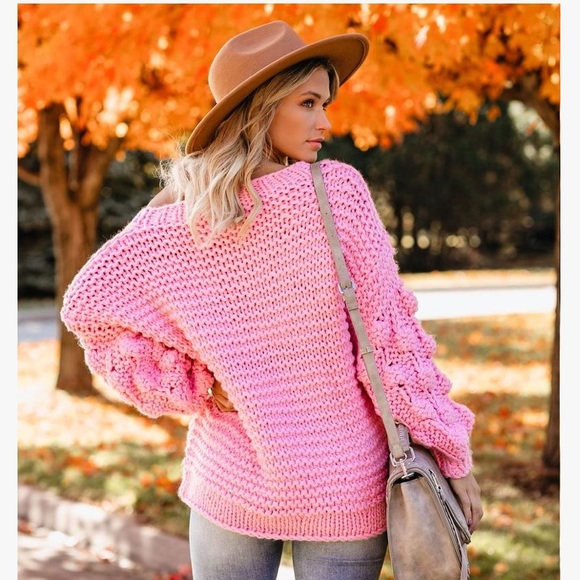 Vick Blanket of Snow Hand-knit Chunky Sweater - Picture 4 of 7